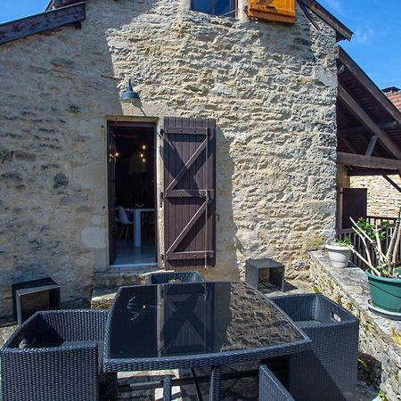 Maison En Pierres Au Coeur Du Village Medieval De Villeneuve Exterior photo