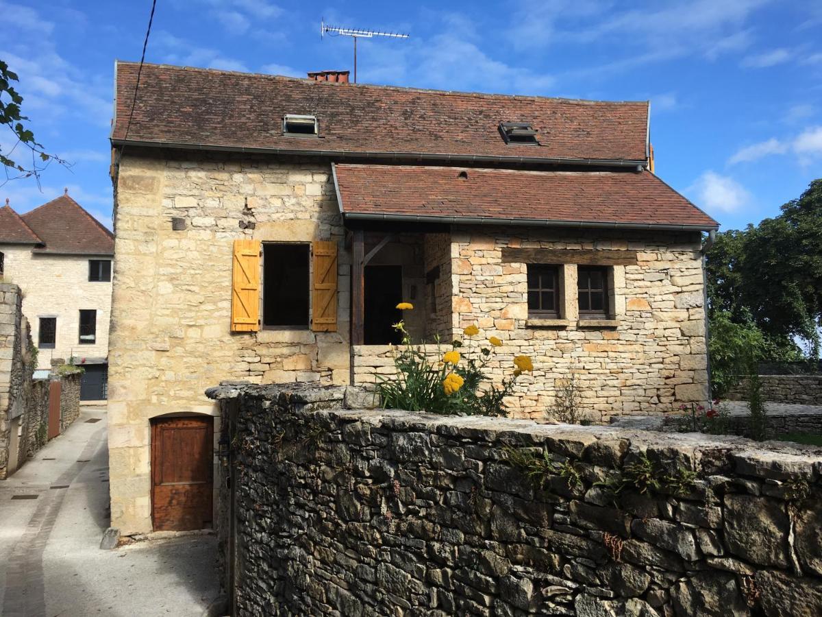 Maison En Pierres Au Coeur Du Village Medieval De Villeneuve Exterior photo