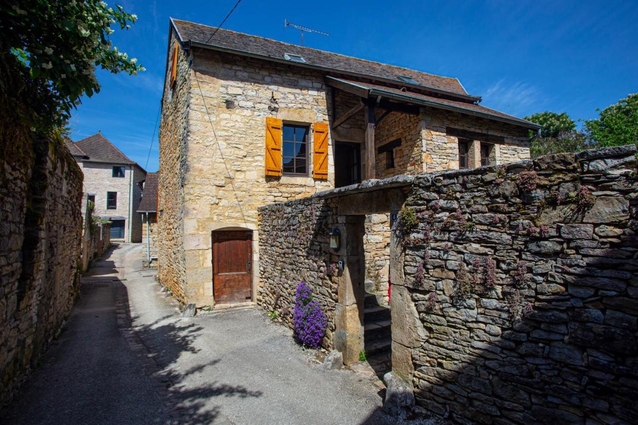 Maison En Pierres Au Coeur Du Village Medieval De Villeneuve Exterior photo